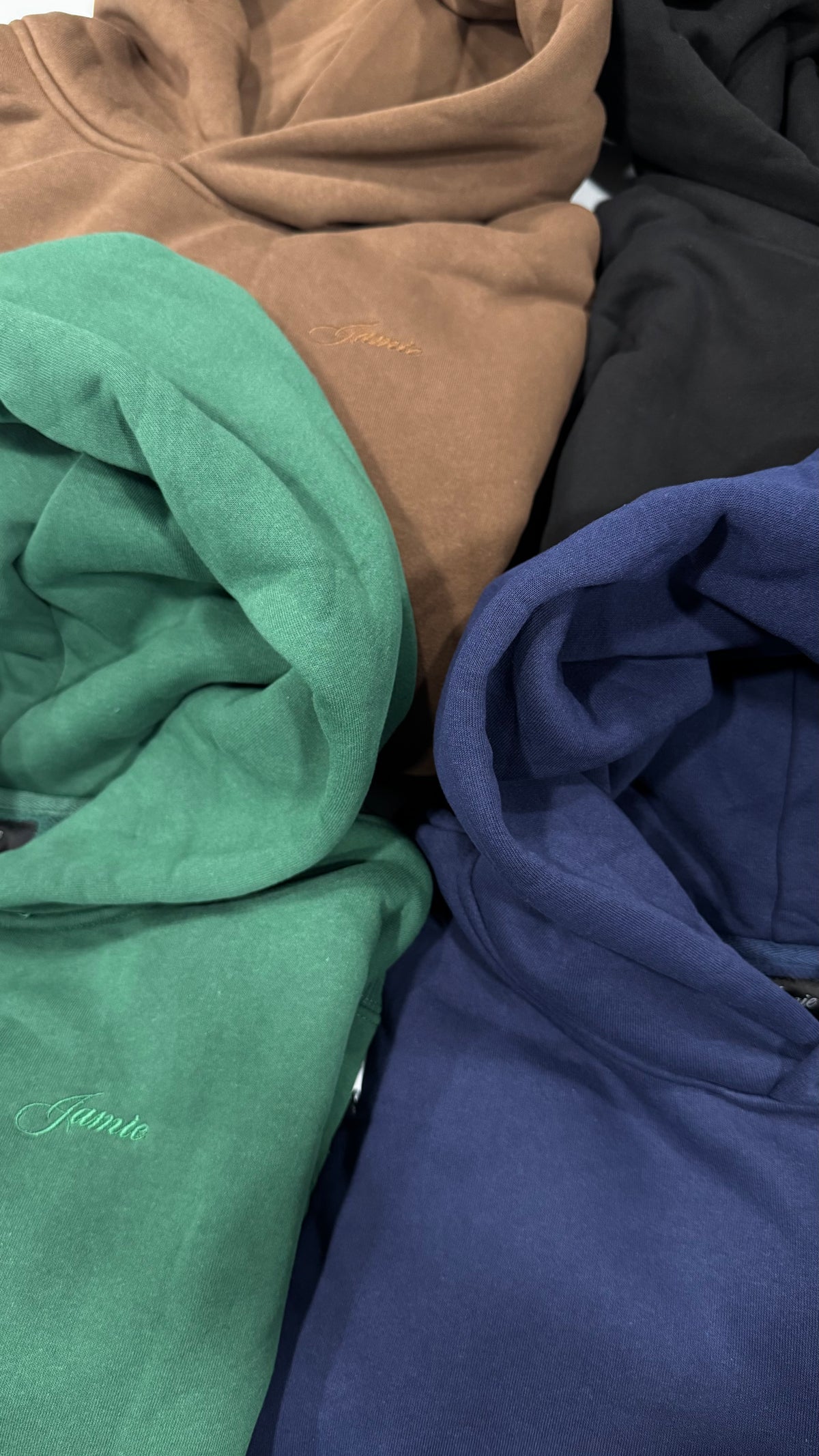 BASICS PULL OVER HOODIE